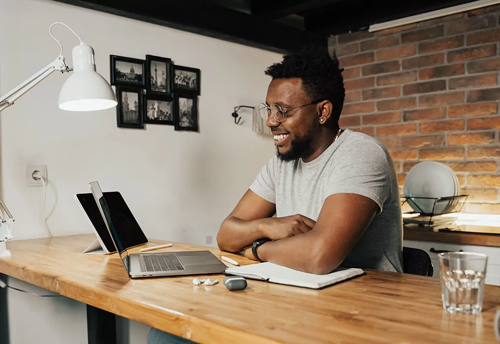 API_Abroad_Careers_990x680 Virtual