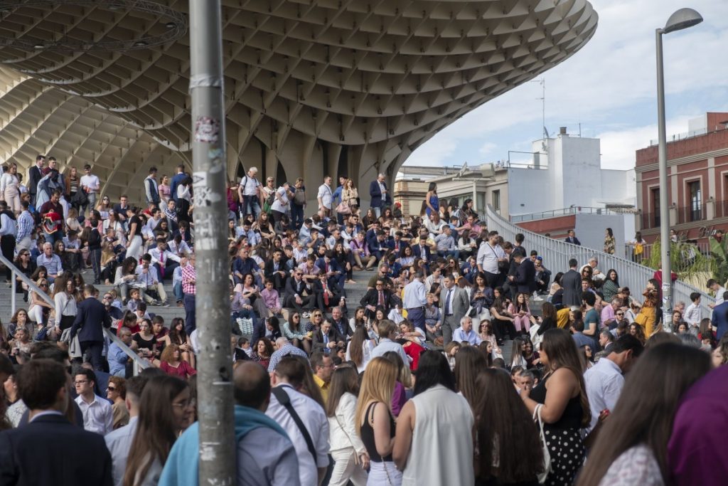 Crowds gather for Semana Santa